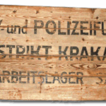 Oryginalna tablica z obozu w Szebniach