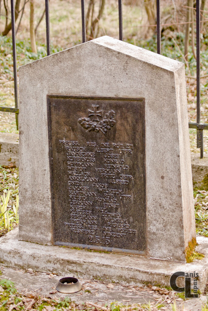 stela nagrobna z wymienionymi nazwiskami żołnierzy