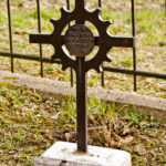 Krzyż łaciński w tej formie zaprojektowany przez Johanna Jägera