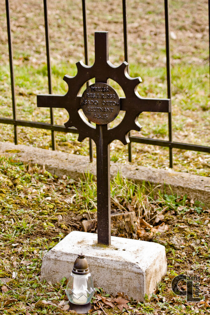 Krzyż łaciński w tej formie zaprojektowany przez Johanna Jägera