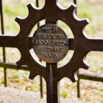 Krzyż łaciński w tej formie zaprojektowany przez Johanna Jägera