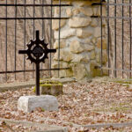 Krzyż łaciński w tej formie zaprojektowany przez Johanna Jägera