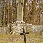 Krzyż maltański z reliefem miecza i datami 1914-1916