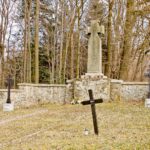 Krzyż maltański z reliefem miecza i datami 1914-1916