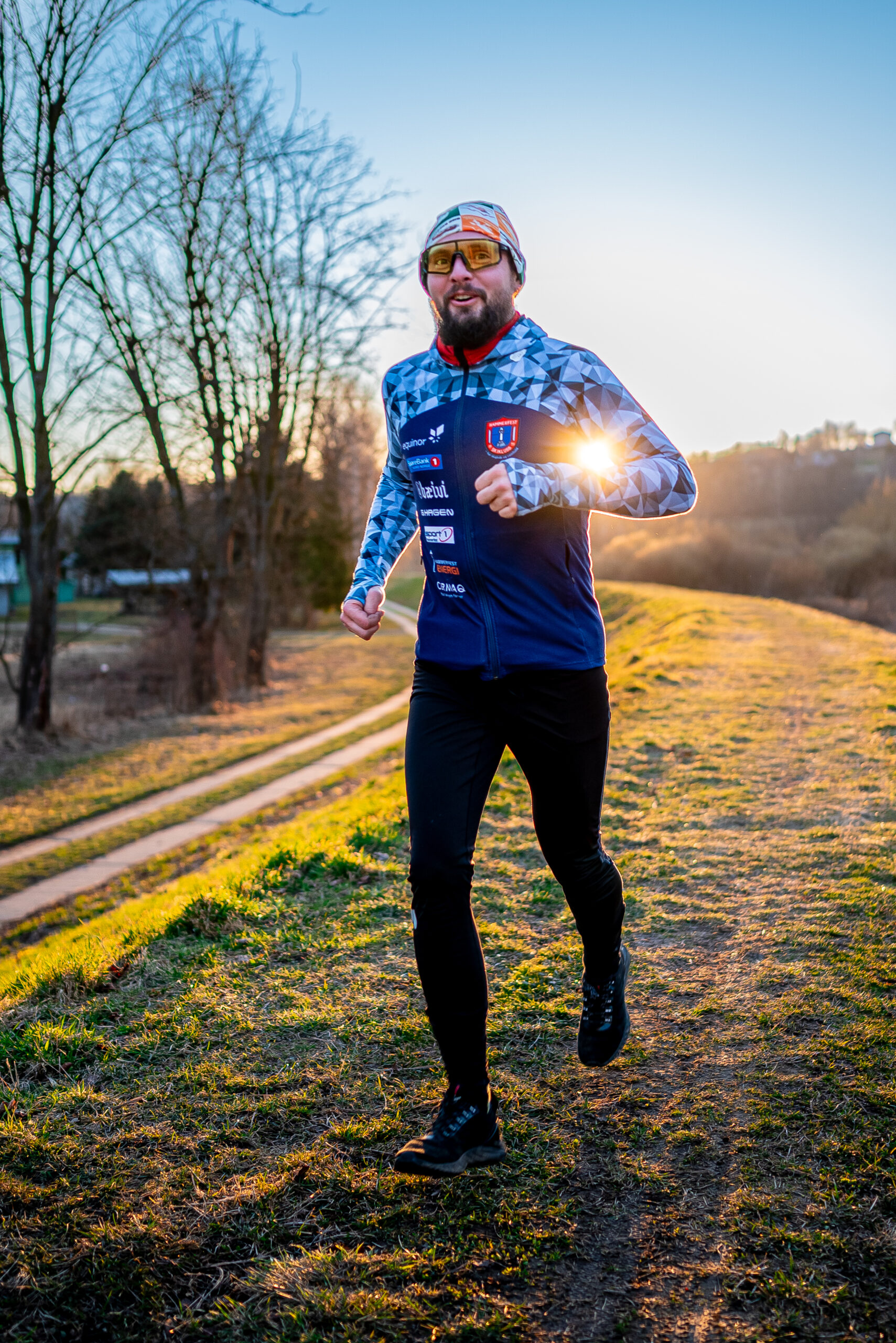 Zachód słońca nad jasielskimi wałami – przestrzeń dla ciała i ducha