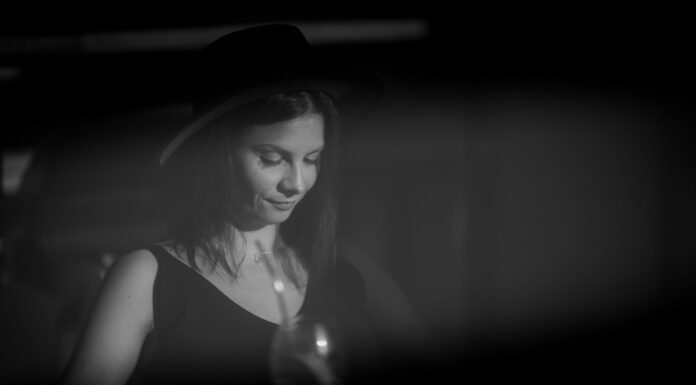 Zawsze zaczyna się od spojrzenia – o fotografii, uważności i autentyczności